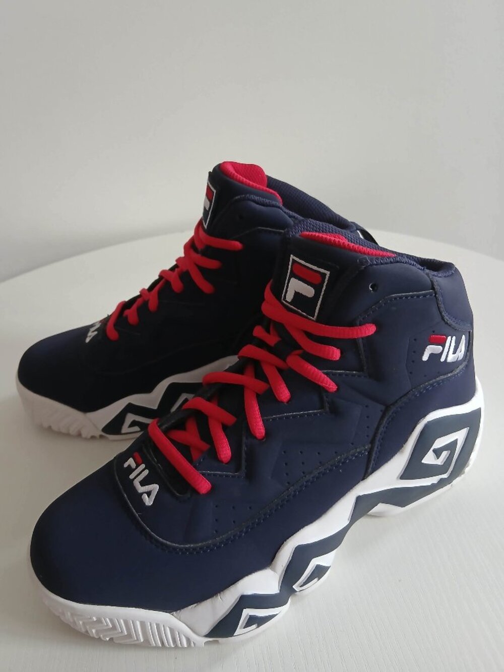 FILA Grant Hill 1 Mid Navy/Red/White Sneakers - Size 6Y (Women’s 7.5)